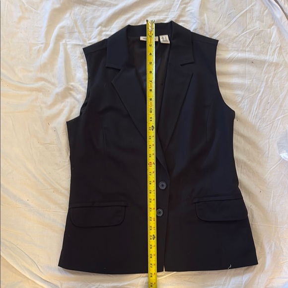 DKNY Lined Black Sleeveless Blazer Vest. Large. Pre-owned. - Picture 8 of 9